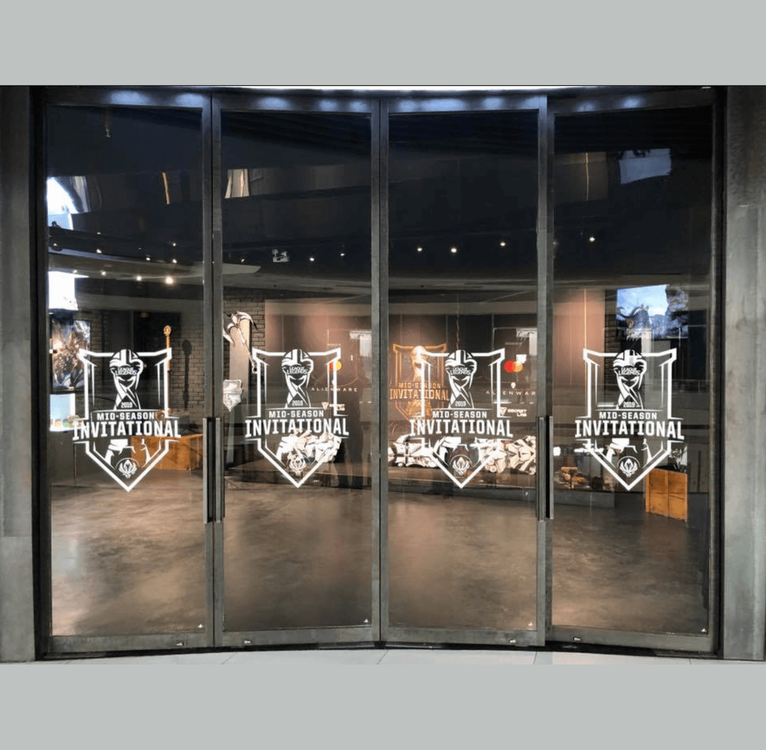 Printing installation - custom request - Arrow Print Canada