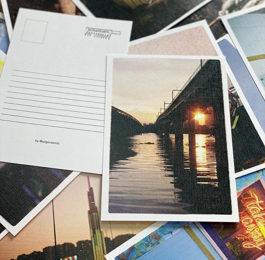 Custom Postcards made from premium, eco-friendly recycled paper with a thickness of 250-350 GSM. Available in glossy or matte finishes, perfect for personalized designs and special occasions. Shop now at arrowcustomprint.com or contact print@arrowprint.ca for custom orders.