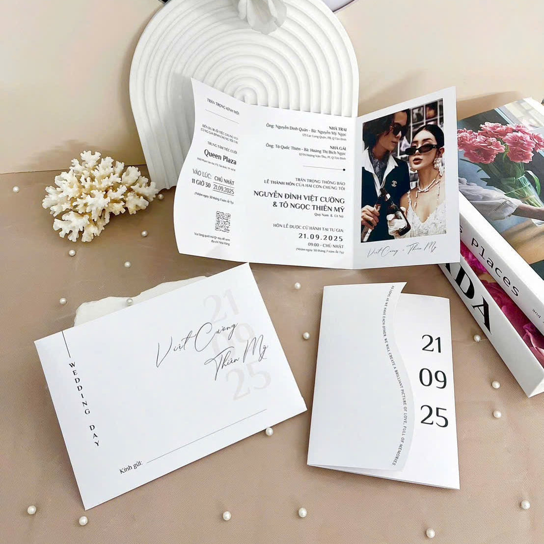 Modern Wedding Invitation Set | Folded Booklet Invitation | Custom Printed Wedding Invite