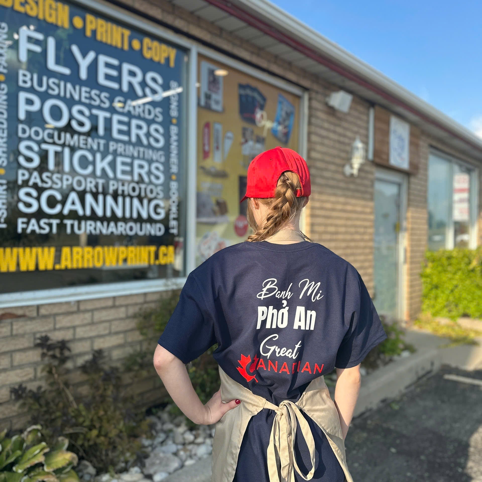Custom Restaurant T-Shirt Printing | Staff Uniforms, Aprons & Reflective Logo Options